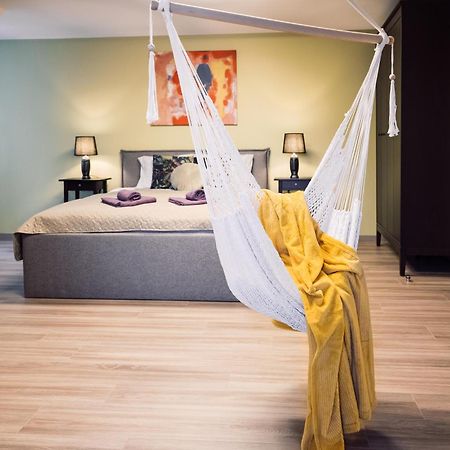 Rothko Apartment/8 Guests/4Bedrooms/Riga Old Town المظهر الخارجي الصورة