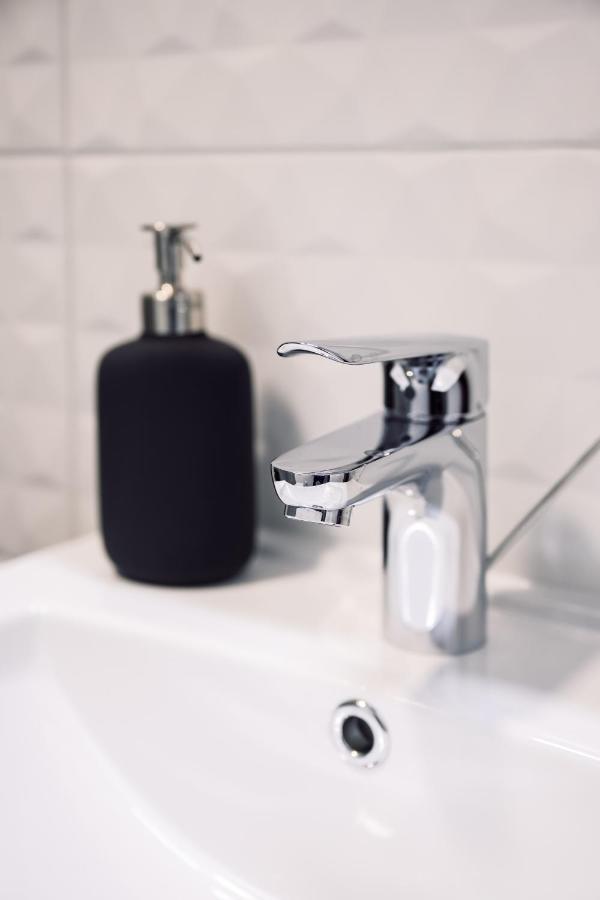 Rothko Apartment/8 Guests/4Bedrooms/Riga Old Town المظهر الخارجي الصورة