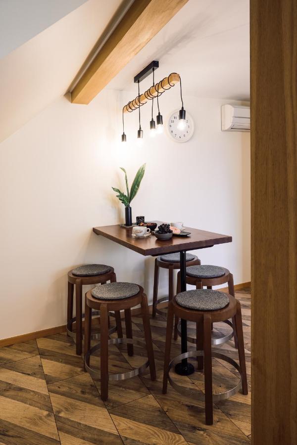 Rothko Apartment/8 Guests/4Bedrooms/Riga Old Town المظهر الخارجي الصورة