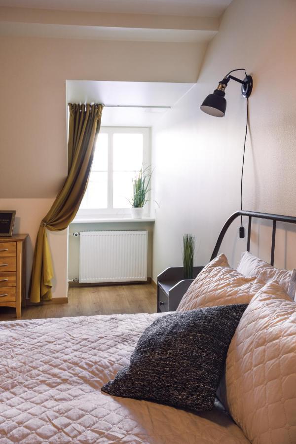 Rothko Apartment/8 Guests/4Bedrooms/Riga Old Town المظهر الخارجي الصورة